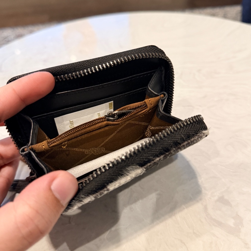 Wrangler Genuine Hair-On Cowhide Zip-Around Wallet Black - Picture 5 of 5